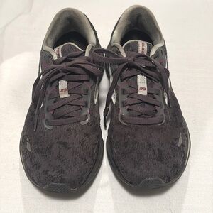 Brooks Adrenaline 23 GTS women’s running shoe size 7.5